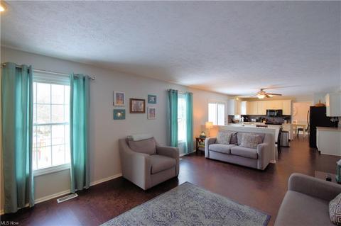 7700 Roeper Rd, Parma, OH 44134 photo 12