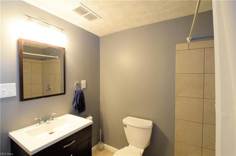 7700 Roeper Rd, Parma, OH 44134 photo 31