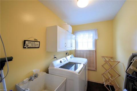 7700 Roeper Rd, Parma, OH 44134 photo 14
