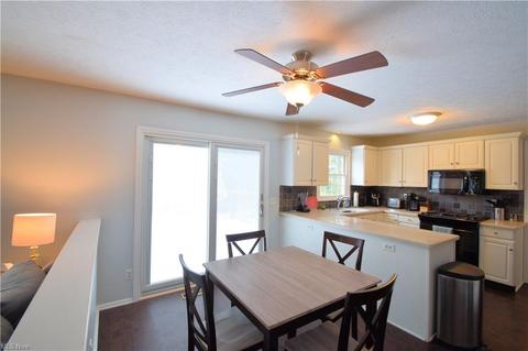 7700 Roeper Rd, Parma, OH 44134 photo 2