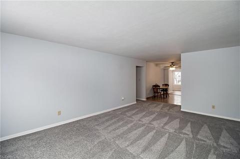 5820 Sequoia Dr, Parma, OH 44134 photo 5