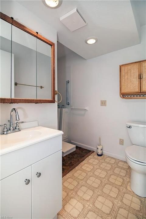5820 Sequoia Dr, Parma, OH 44134 photo 18
