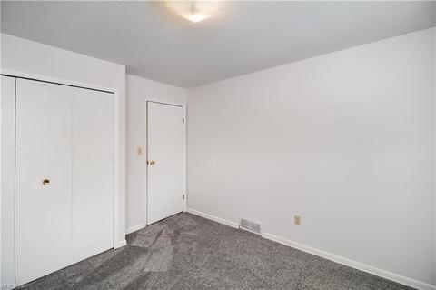 5820 Sequoia Dr, Parma, OH 44134 photo 9