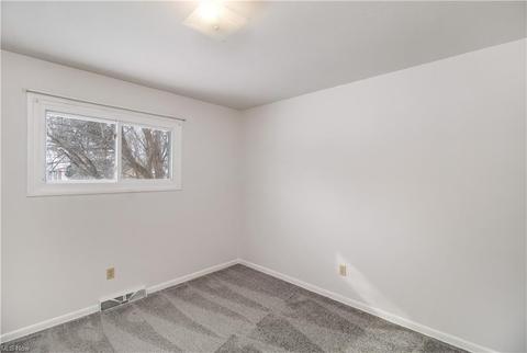5820 Sequoia Dr, Parma, OH 44134 photo 8