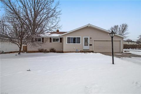 5820 Sequoia Dr, Parma, OH 44134 photo 1