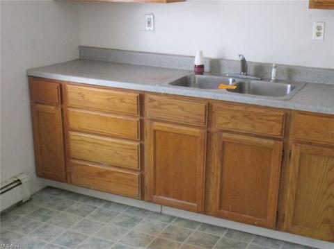 81 King St, Elyria, OH 44035 photo 5