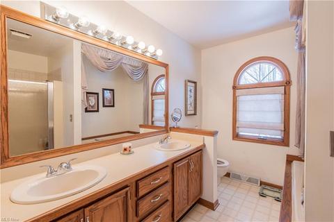 3283 Hadrian Cir NW, Canton, OH 44708 photo 9