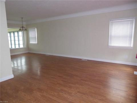 991 Reeve Rd, Elyria, OH 44035 photo 2