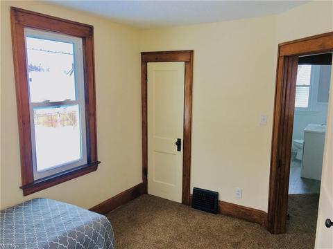 2042 E 42nd St, Ashtabula, OH 44004 photo 17