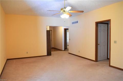 104 Stonehedge Dr, Elyria, OH 44035 photo 5