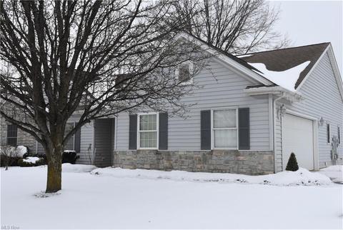 104 Stonehedge Dr, Elyria, OH 44035 photo 2