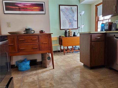 124 E 217th St, Euclid, OH 44123 photo 5