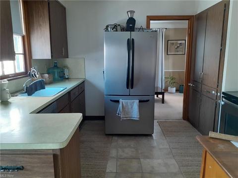 124 E 217th St, Euclid, OH 44123 photo 6