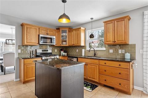 506 Berklee Dr, Youngstown, OH 44514 photo 9