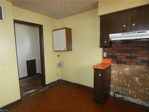 538 Garfield Ave, Elyria, OH 44035 photo 4