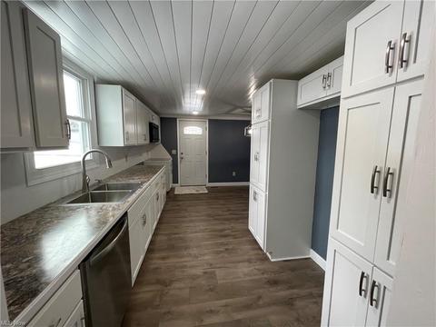 3172 E Waterloo Rd, Akron, OH 44312 photo 7