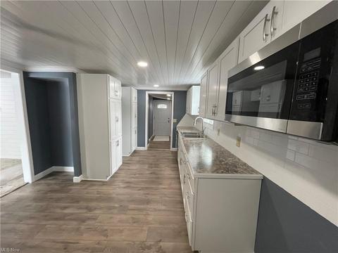 3172 E Waterloo Rd, Akron, OH 44312 photo 6