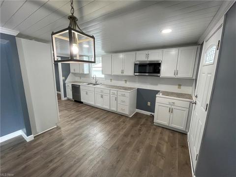 3172 E Waterloo Rd, Akron, OH 44312 photo 5