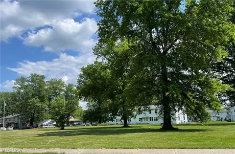 9539-9545 Community Rd, Windham, OH 44288