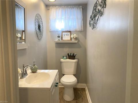295 E 246th St, Euclid, OH 44123 photo 14