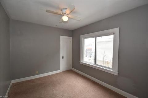 7601 Thornton Dr, Parma, OH 44129 photo 9