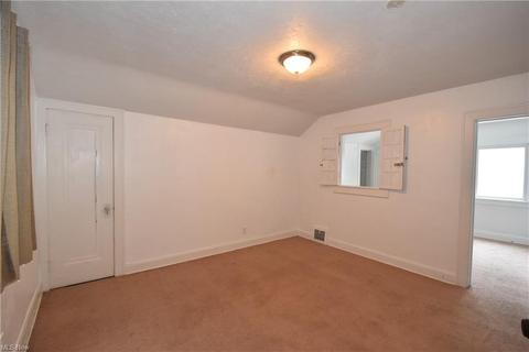 7601 Thornton Dr, Parma, OH 44129 photo 11