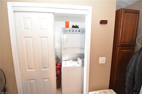 7601 Thornton Dr, Parma, OH 44129 photo 20