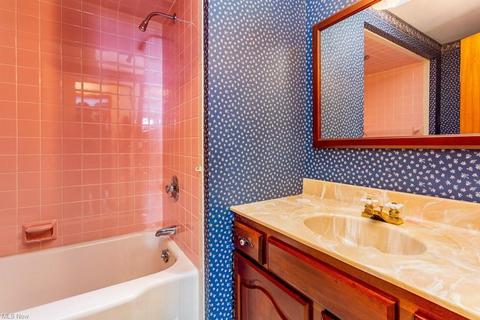 37247 Chestnut Ridge Rd, Elyria, OH 44035 photo 8