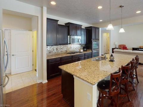 448 Marfa Cir, Copley, OH 44321 photo 4