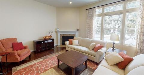 448 Marfa Cir, Copley, OH 44321 photo 2