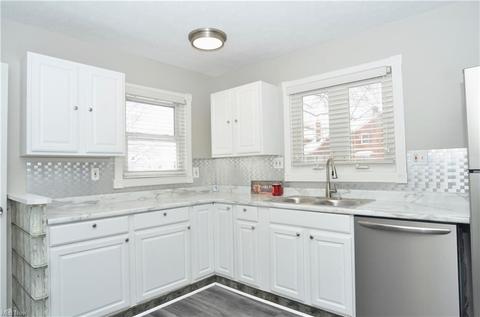 6507 Orchard Ave, Parma, OH 44129 photo 3