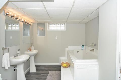 6507 Orchard Ave, Parma, OH 44129 photo 29