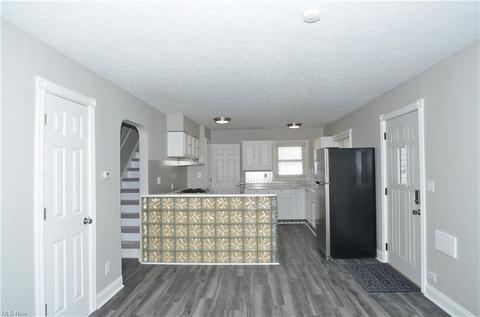 6507 Orchard Ave, Parma, OH 44129 photo 6