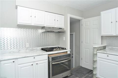 6507 Orchard Ave, Parma, OH 44129 photo 4