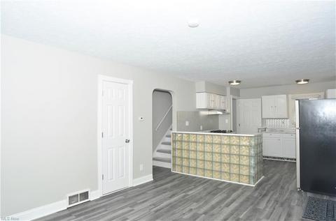 6507 Orchard Ave, Parma, OH 44129 photo 5