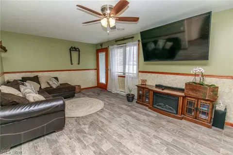 42172 Meadow Ln, Lagrange, OH 44050 photo 8