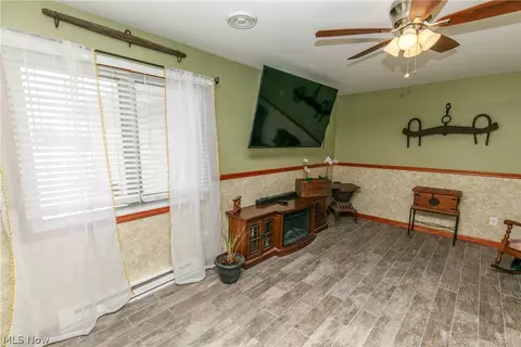42172 Meadow Ln, Lagrange, OH 44050 photo 12