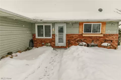 42172 Meadow Ln, Lagrange, OH 44050 photo 2