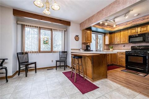1517 Baycrest Dr NW, Canton, OH 44708 photo 5