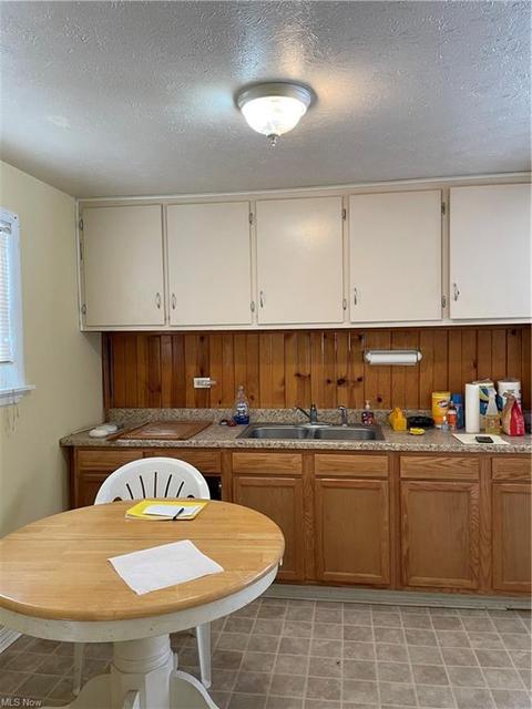416 E 23rd St, Ashtabula, OH 44004 photo 2