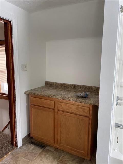 416 E 23rd St, Ashtabula, OH 44004 photo 3