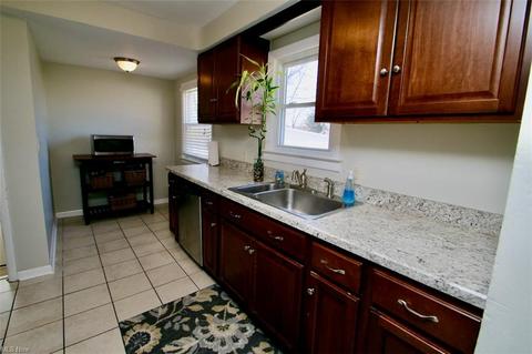 30607 Willowick Dr, Willowick, OH 44095 photo 11