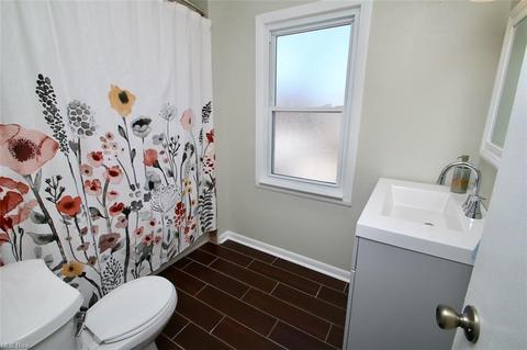 30607 Willowick Dr, Willowick, OH 44095 photo 21
