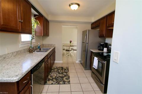 30607 Willowick Dr, Willowick, OH 44095 photo 13