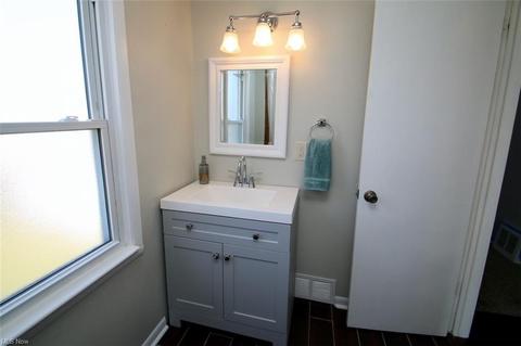 30607 Willowick Dr, Willowick, OH 44095 photo 20