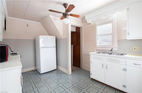 627 Brandon Ave, Struthers, OH 44471 photo 8