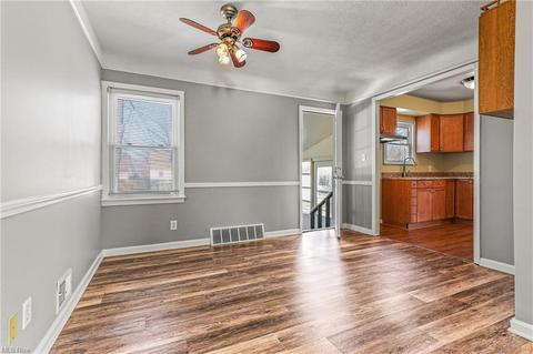 415 E 275th St, Euclid, OH 44132 photo 9