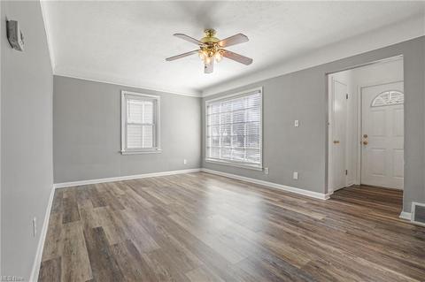415 E 275th St, Euclid, OH 44132 photo 5