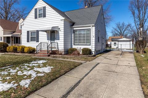 415 E 275th St, Euclid, OH 44132 photo 2