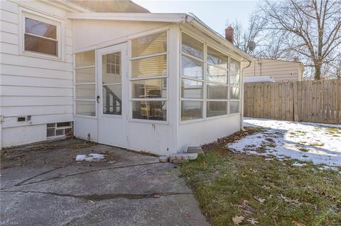 415 E 275th St, Euclid, OH 44132 photo 32